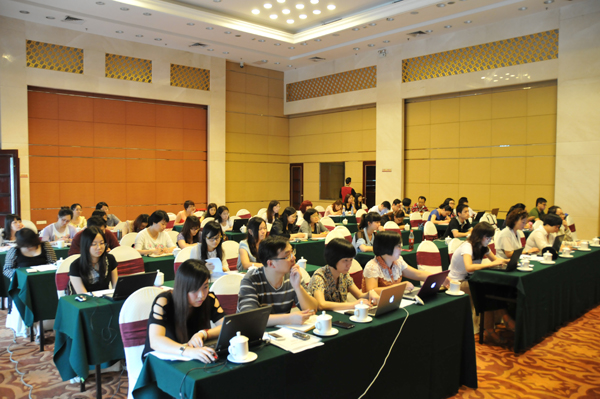 2013���һ���J(r��n)�C�C(j��)��(g��u)��Ϣͨ��T��Ӗ(x��n)�������ڏV�����_