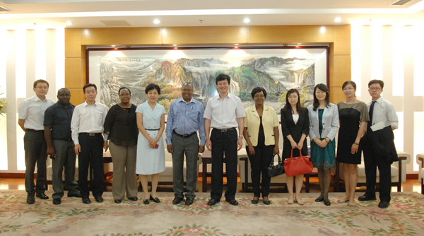 ���၆�J(r��n)�əC(j��)��(g��u)��KENAS������F(tu��n)�L��CNAS