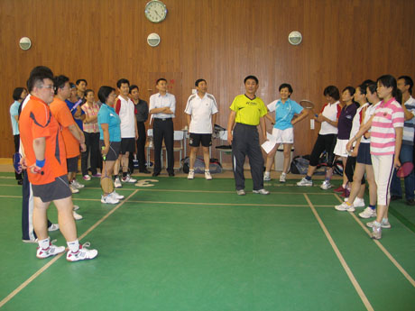 �J(r��n)�����ĵ����h֧���c�ڰ��h֧���e��ӭ���c��ë�����xِ