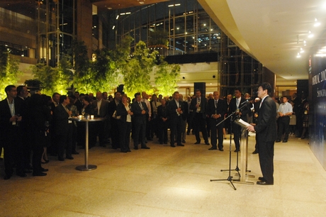 ���H�J(r��n)�ɽM��IAF/ILAC(li��n)��������Ϻ��_Ļ